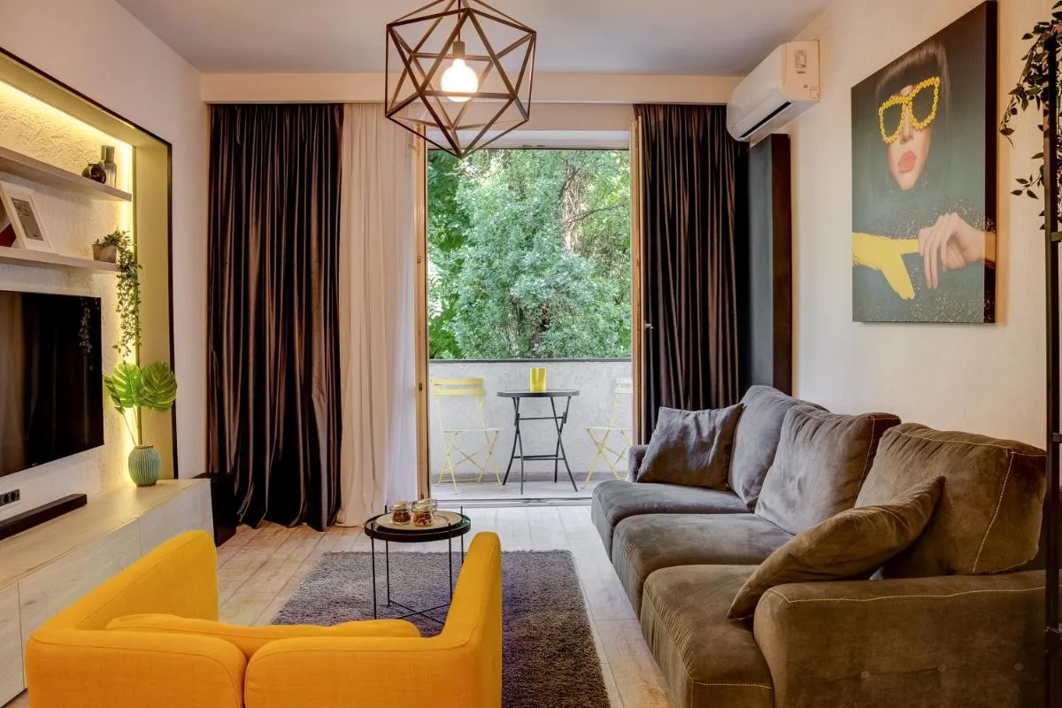 CHANTTAL Luxury – UNIVERSITY — 5