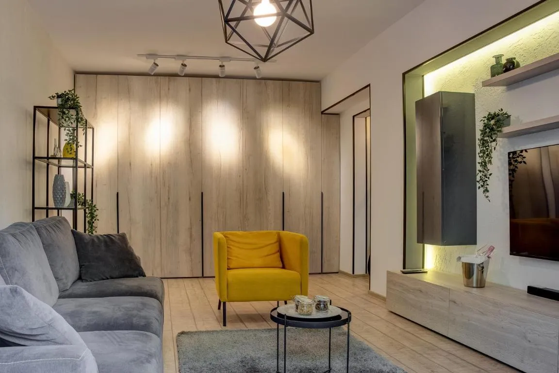 CHANTTAL Luxury – UNIVERSITY
