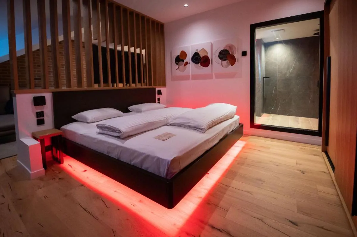 Caro Hotel — 4