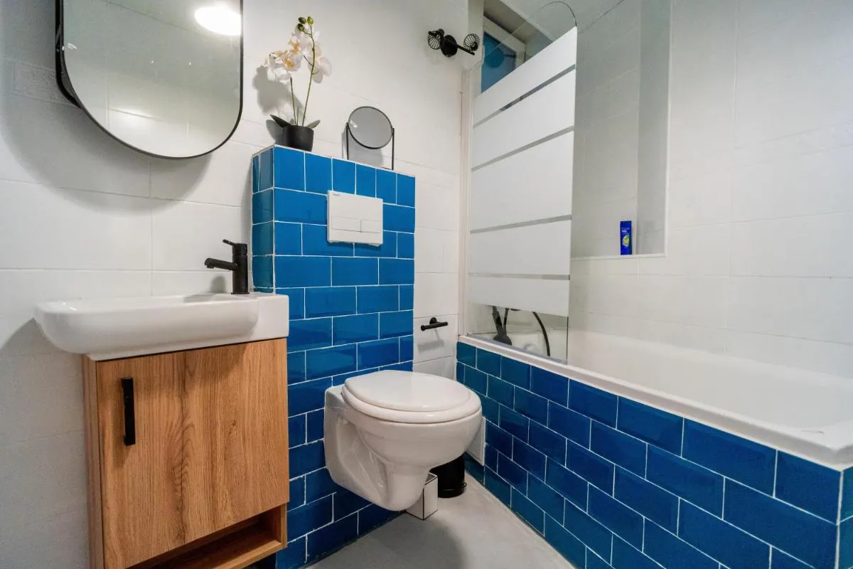 Central 4-Bedroom Apartment near Old Town — 3