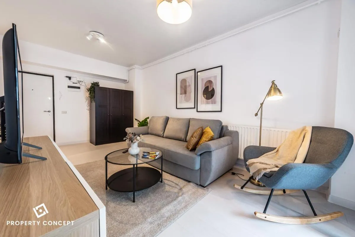 Central Address Apartment 112B4 — 5