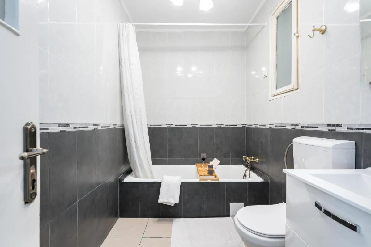 Central Family 2 Bedrooms Apartment – Park View — 3