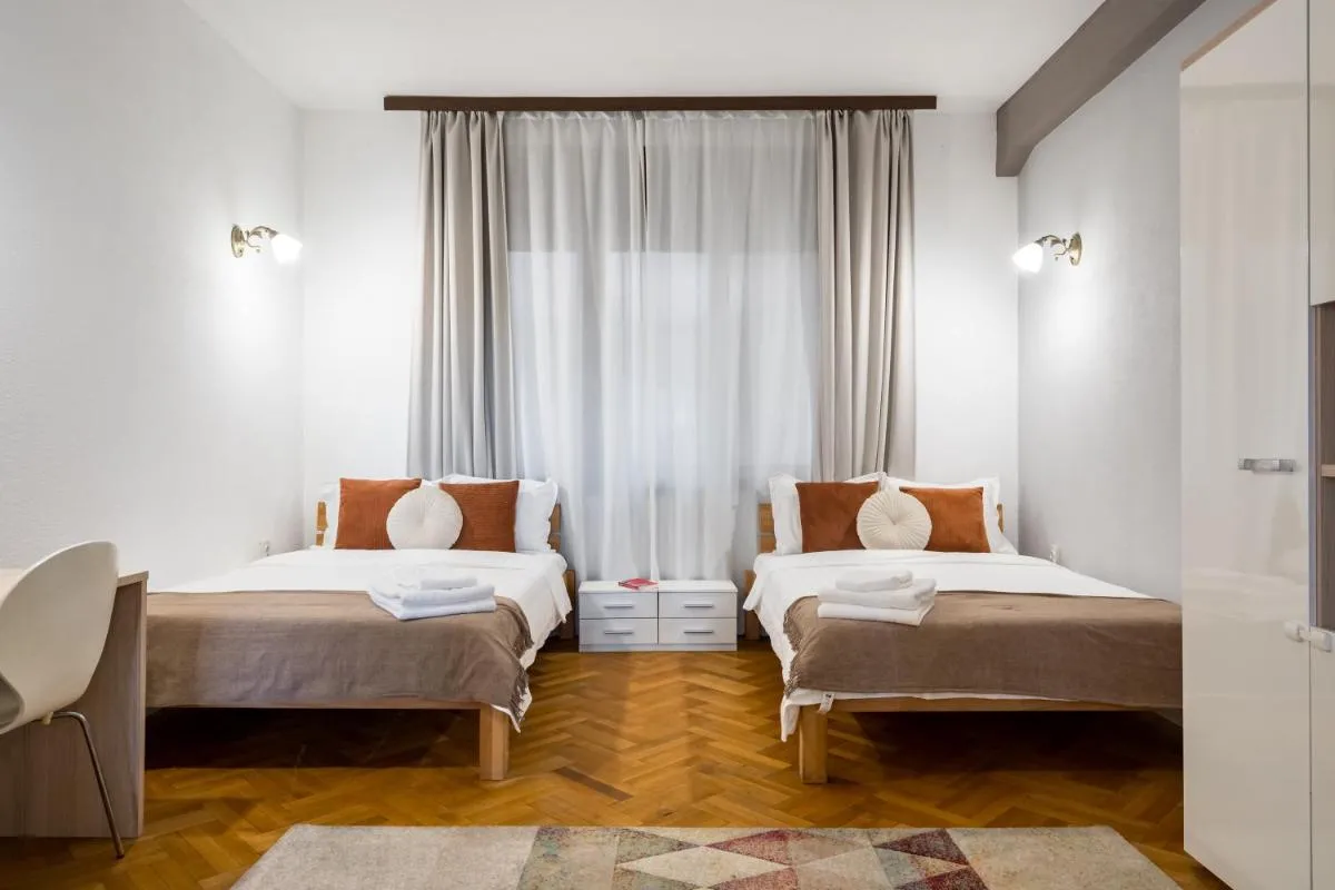 Central Family 2 Bedrooms Apartment – Park View — 5