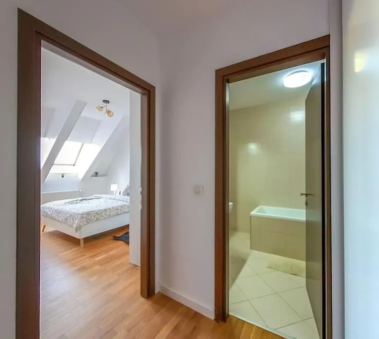 Central Skylight Suites 23 — 3