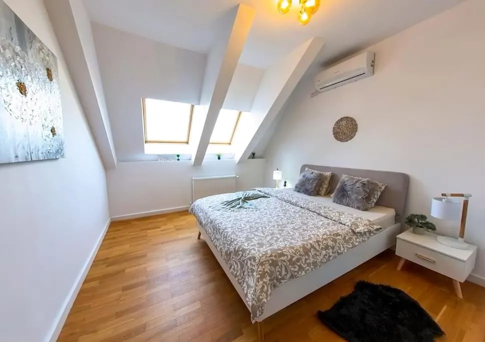 Central Skylight Suites 23 — 2