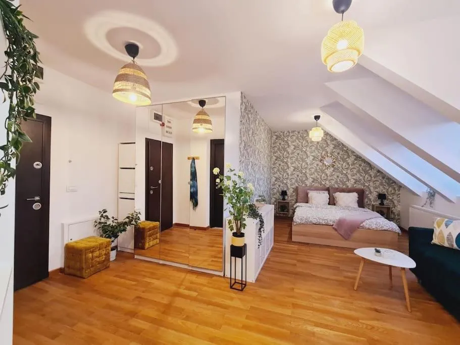Central Skylight Suites 26