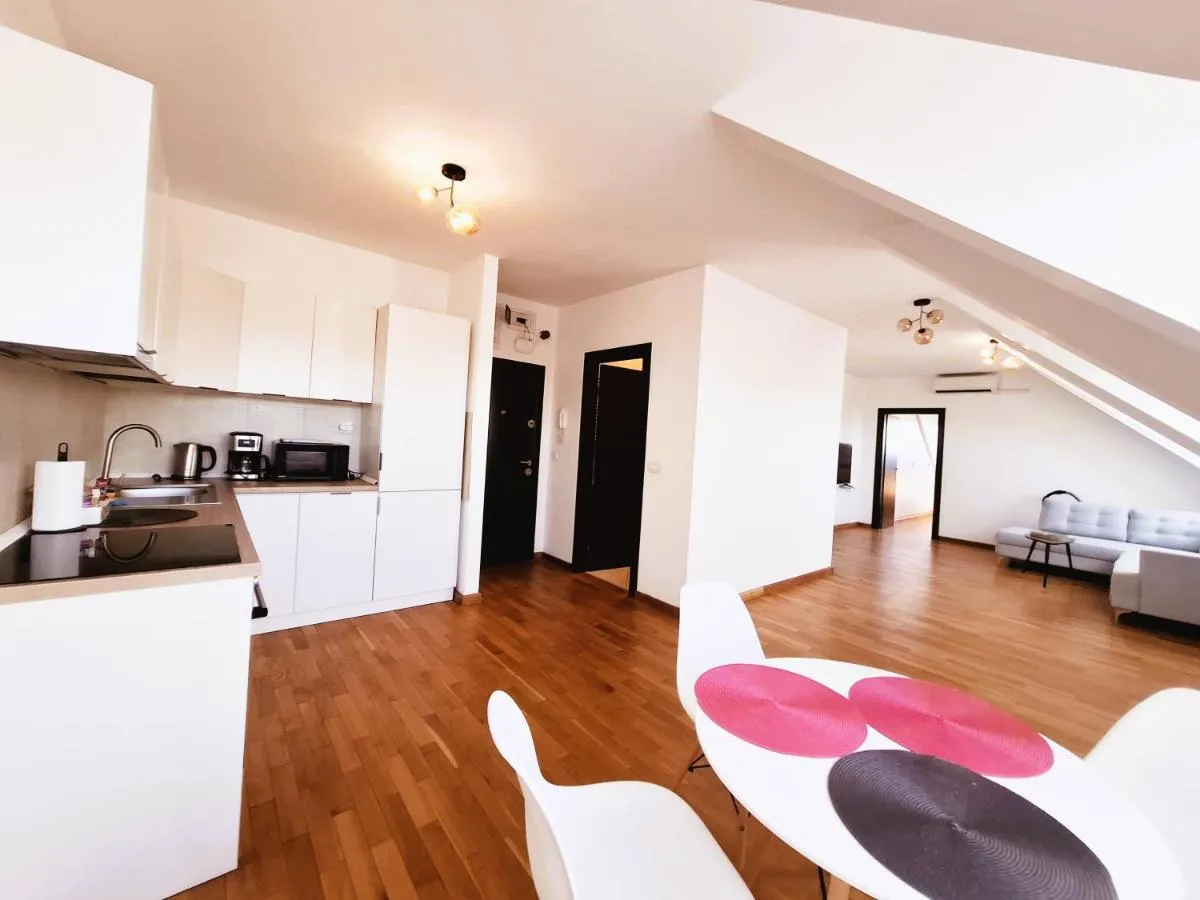 Central Skylight Suites Grand — 4