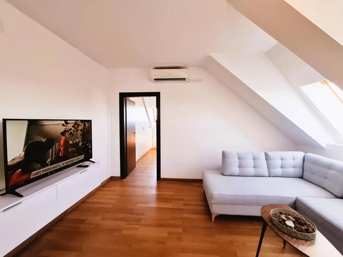 Central Skylight Suites Grand — 2