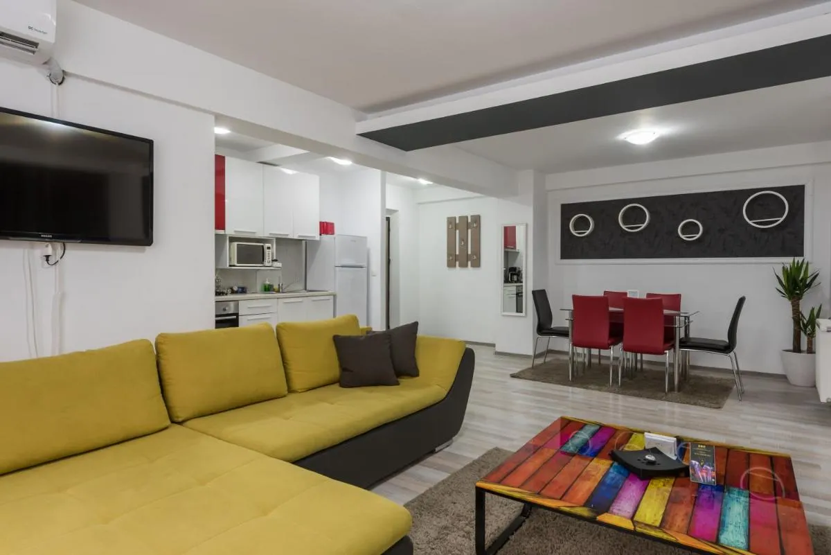 Central Unirii – Deluxe Apartments — 4