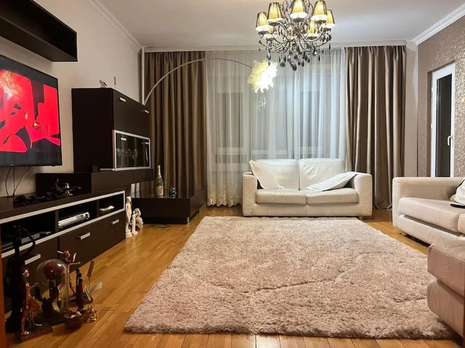 Charming apartment/king size bed