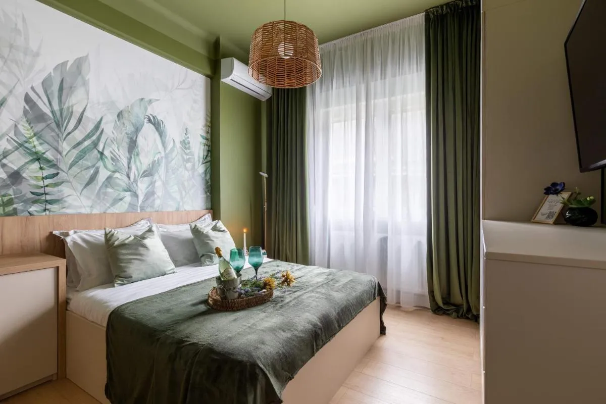 Cismigiu Park – Gorgeous 1BR Sanctuary — 2