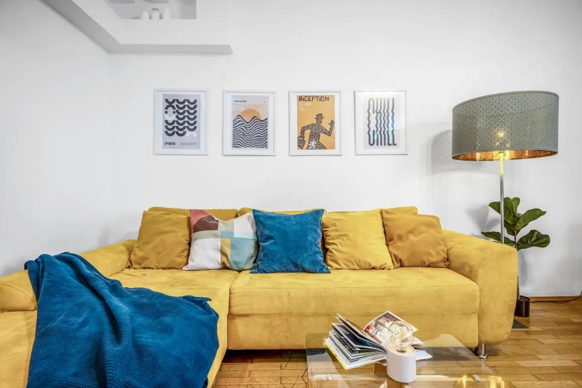 City Lights Retreat – Panoramic Terrace