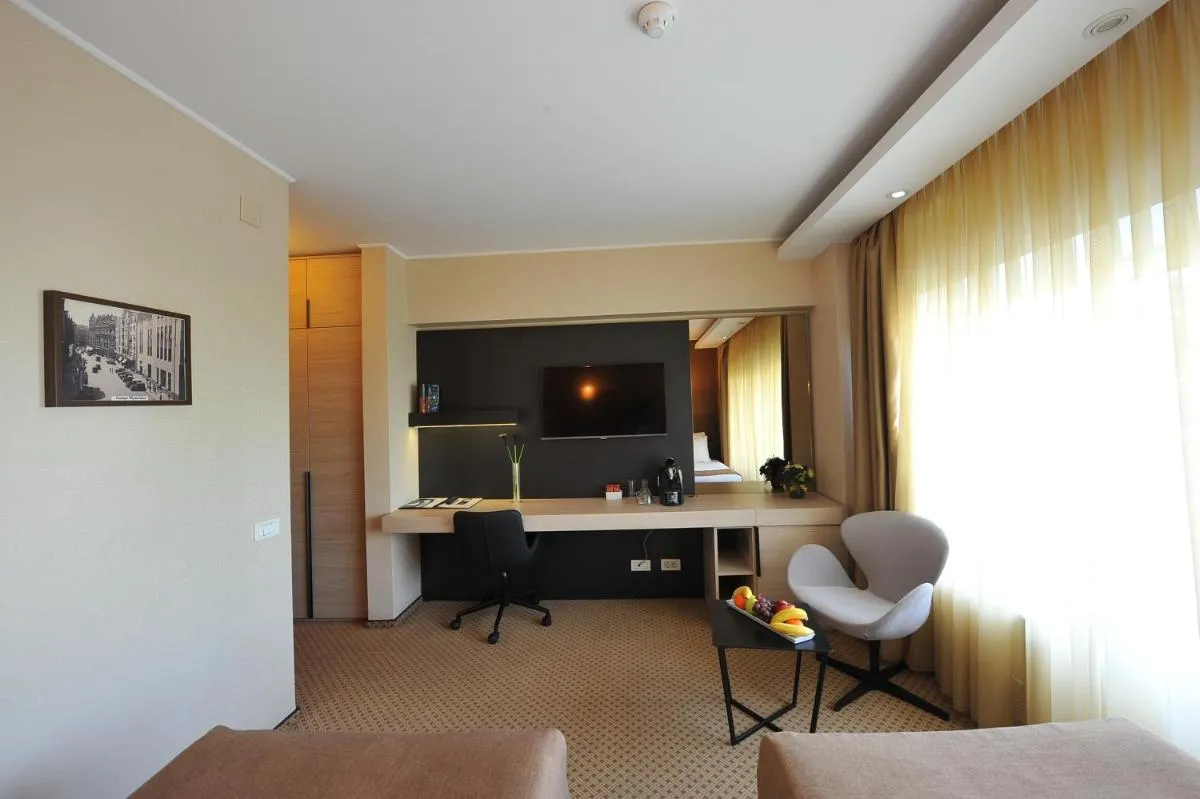 Crystal Palace Hotel — 4