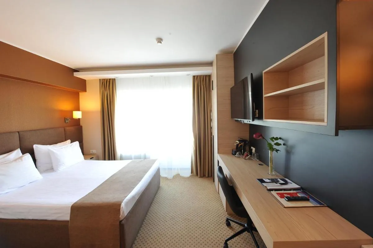 Crystal Palace Hotel — 3