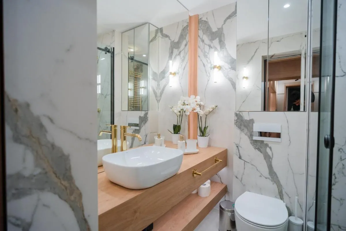 Designer’s Delight: Modern 1BR near City Center — 5