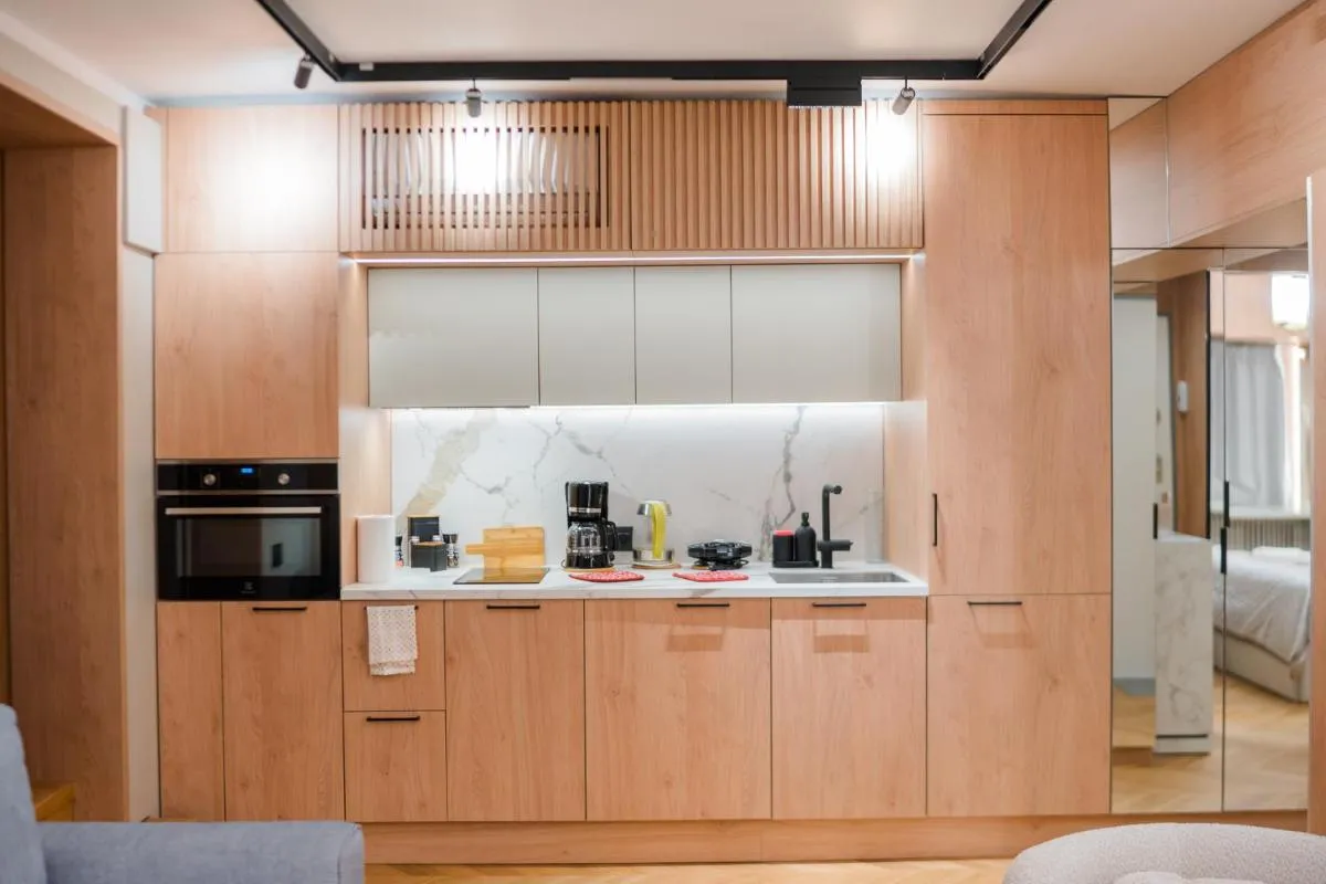 Designer’s Delight: Modern 1BR near City Center — 3