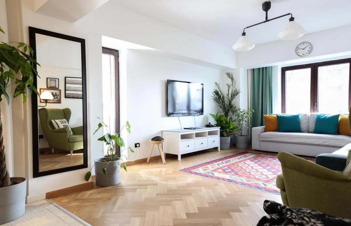Diana’s Flat-Bucharest – Old City — 3