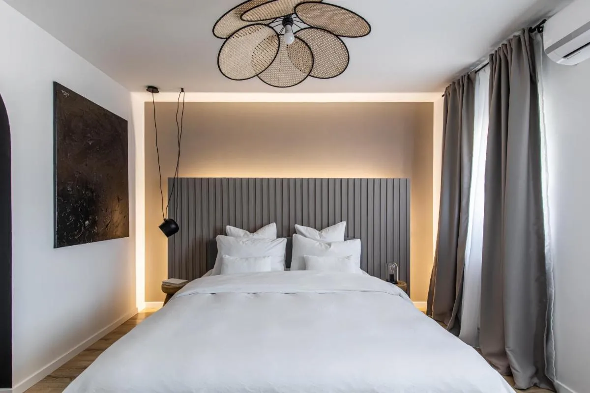 Downtown Story by CityLife Suites — 3