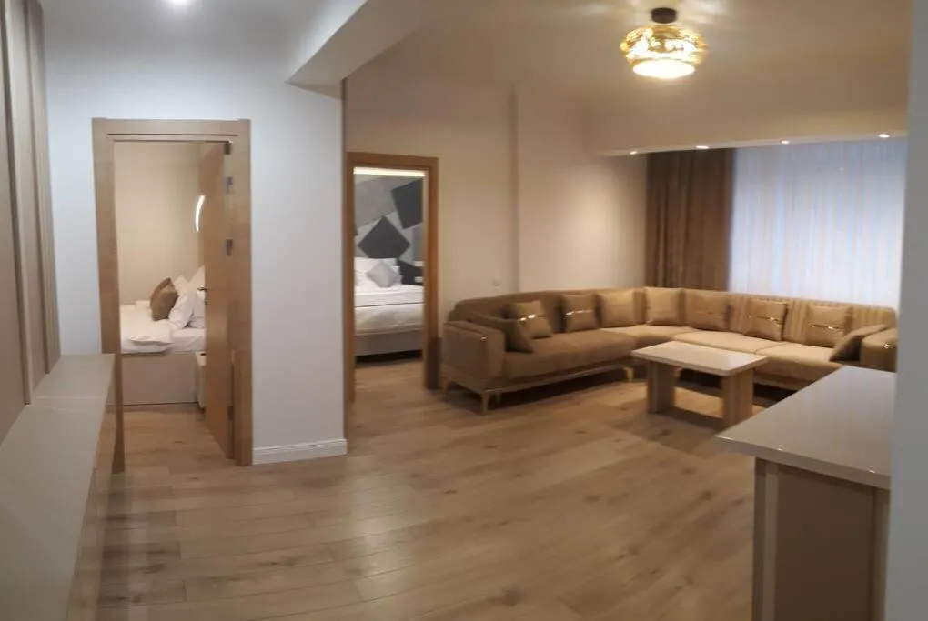 Elegant Suite – Titan Park