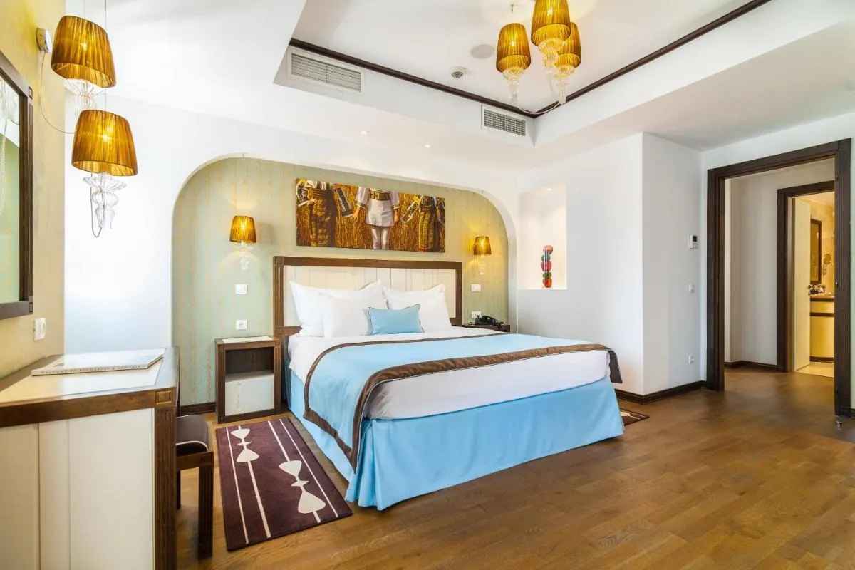 Epoque Hotel – Relais & Chateaux — 2