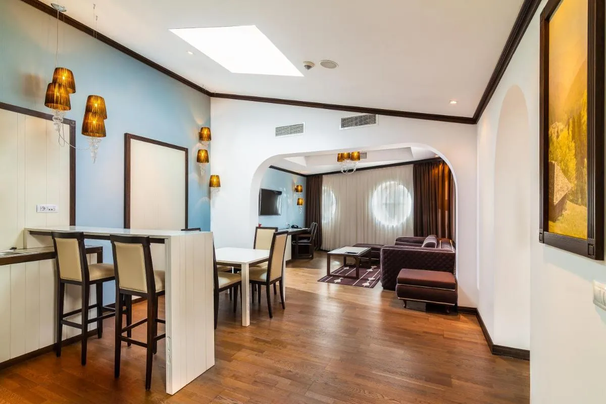 Epoque Hotel – Relais & Chateaux — 5