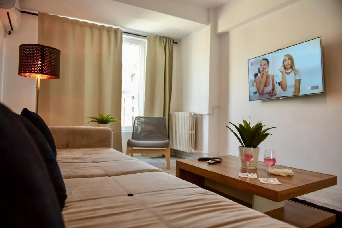 Eric Apartment — 3