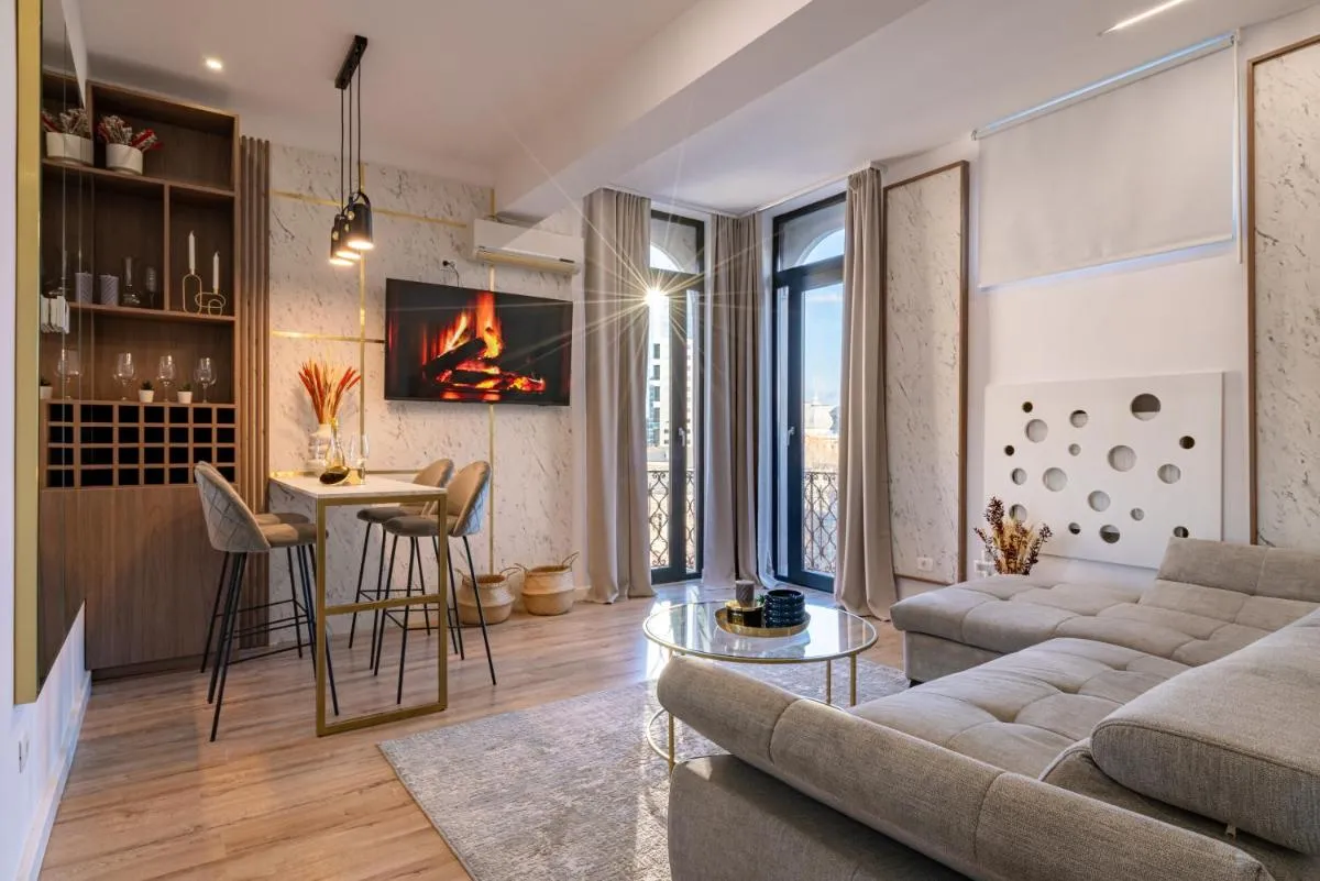 Golden View – Breathtaking Location in Bucharest — 2