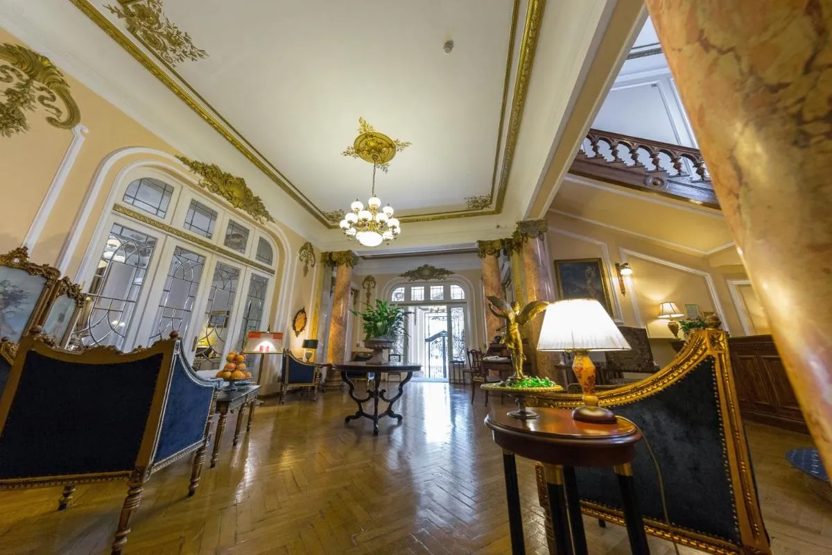 Grand Boutique Hotel — 3