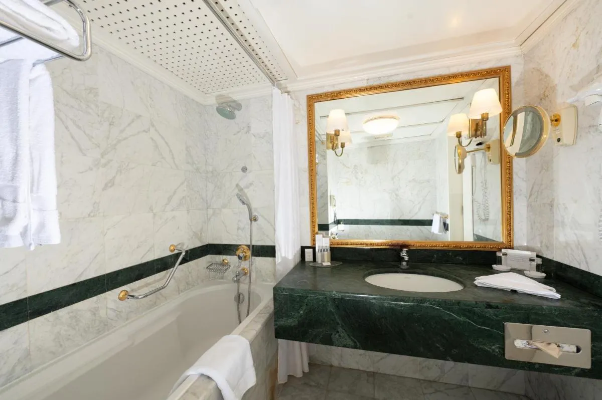 Grand Hotel Bucharest — 2
