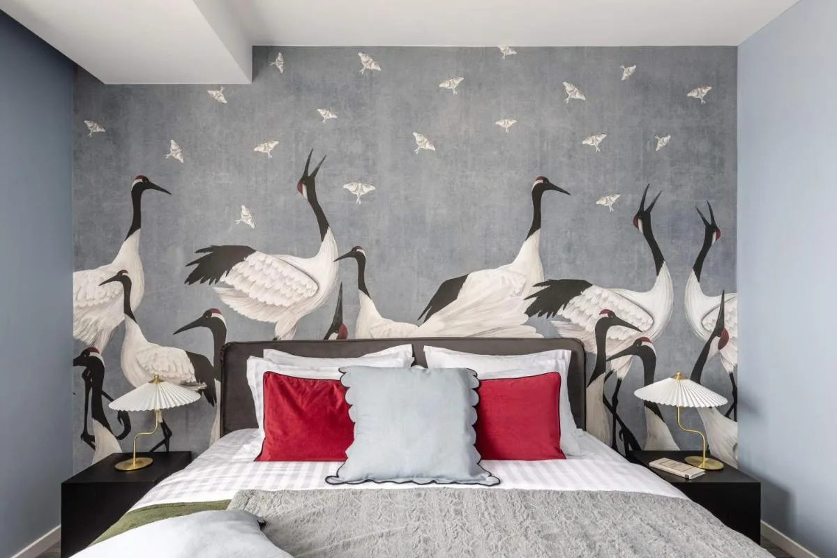 HOLT – Lucky Cranes — 2