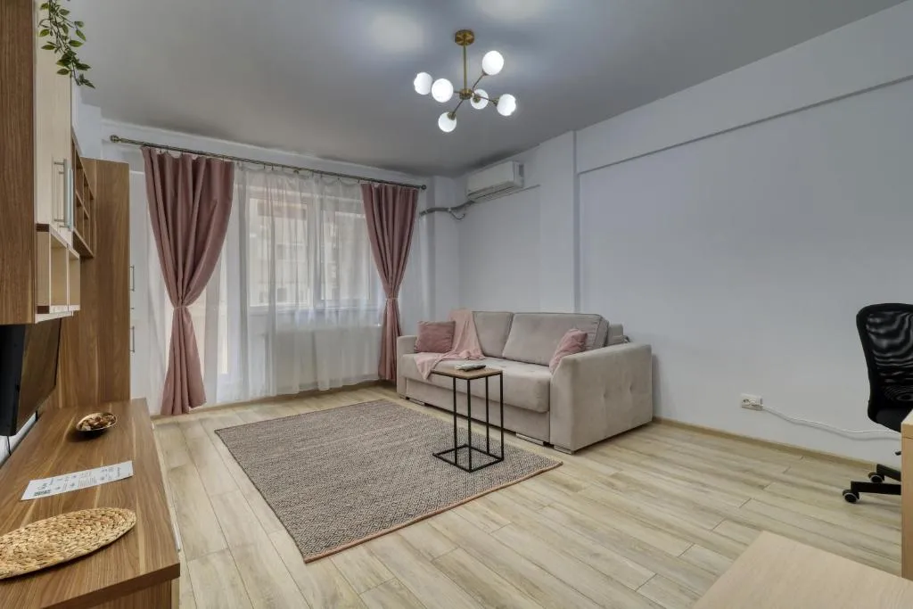Homie Grand Apartment – Private Parking – Self Check-In