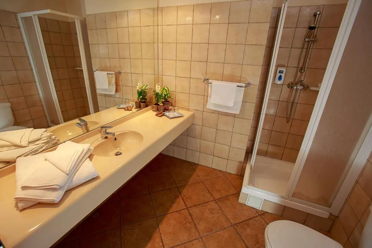 Hotel Irisa — 4
