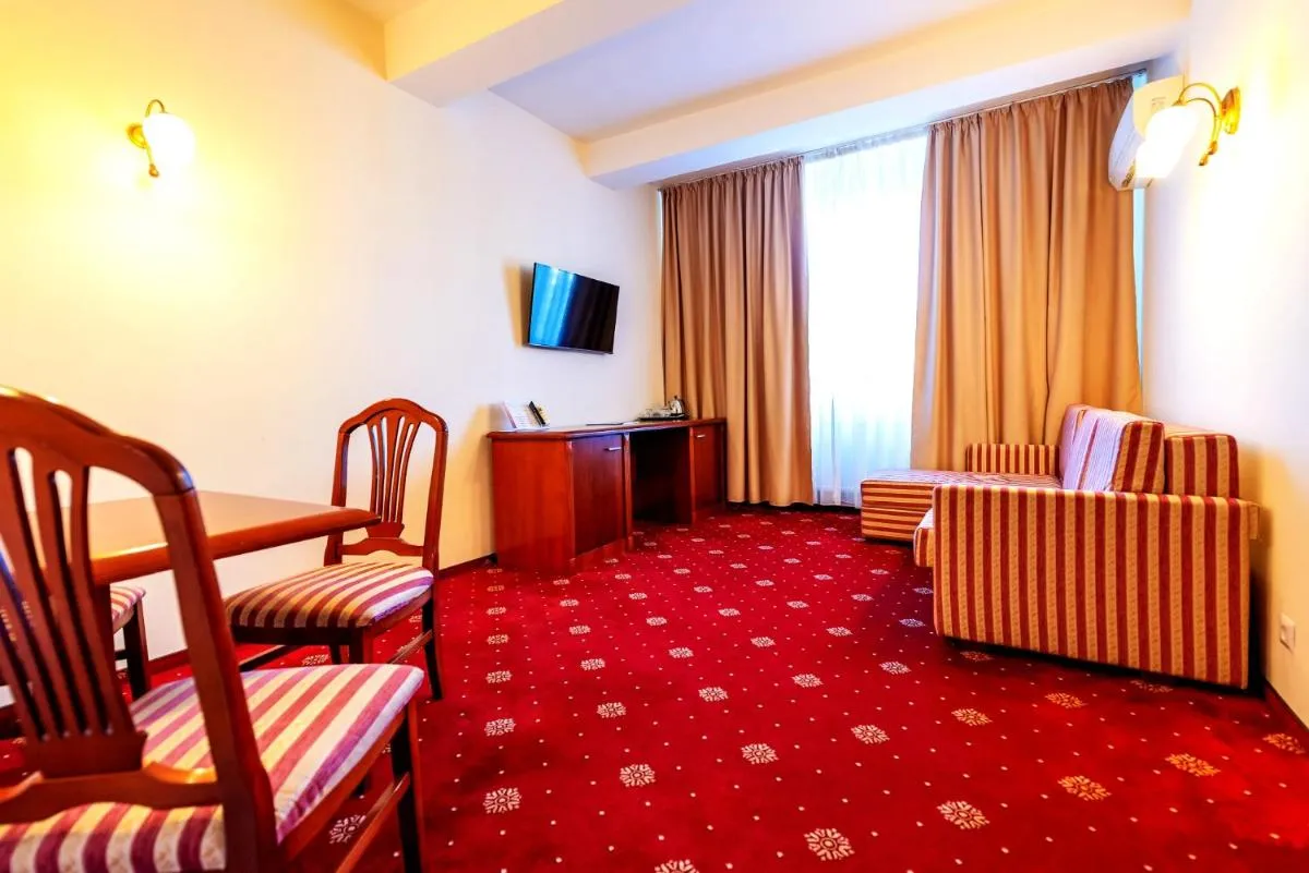 Hotel Minerva — 5