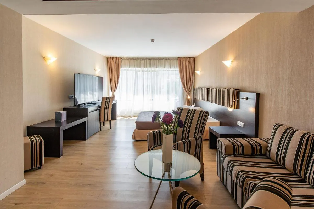 Hotel Parliament — 3