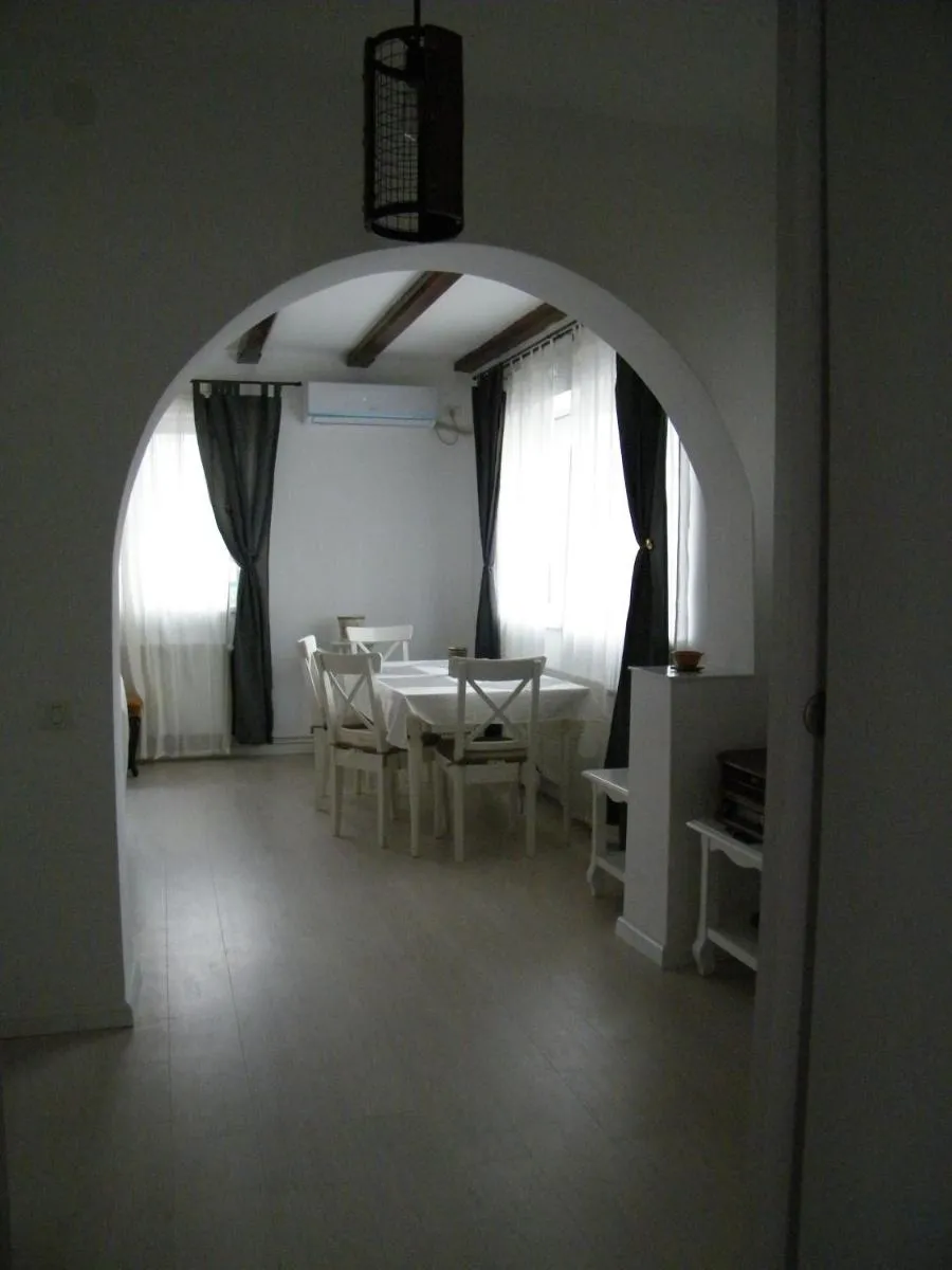 Iarca Cottage — 5