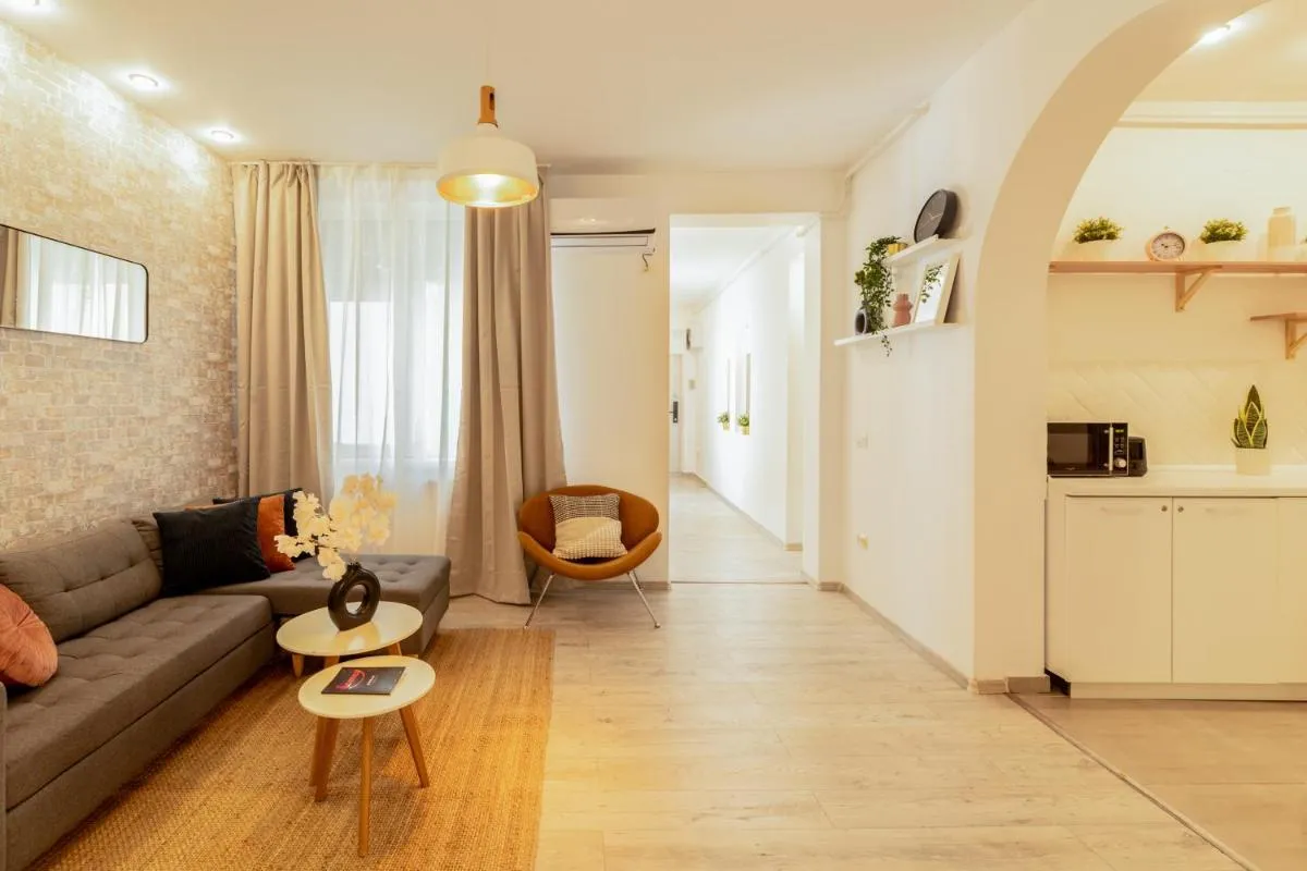 Ideal Stay: Spacious 2BR Apt near Calea Victoriei — 3