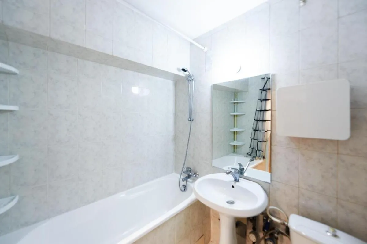 LazyNest – Central 2BR Apt near Piata Alba Iulia — 5