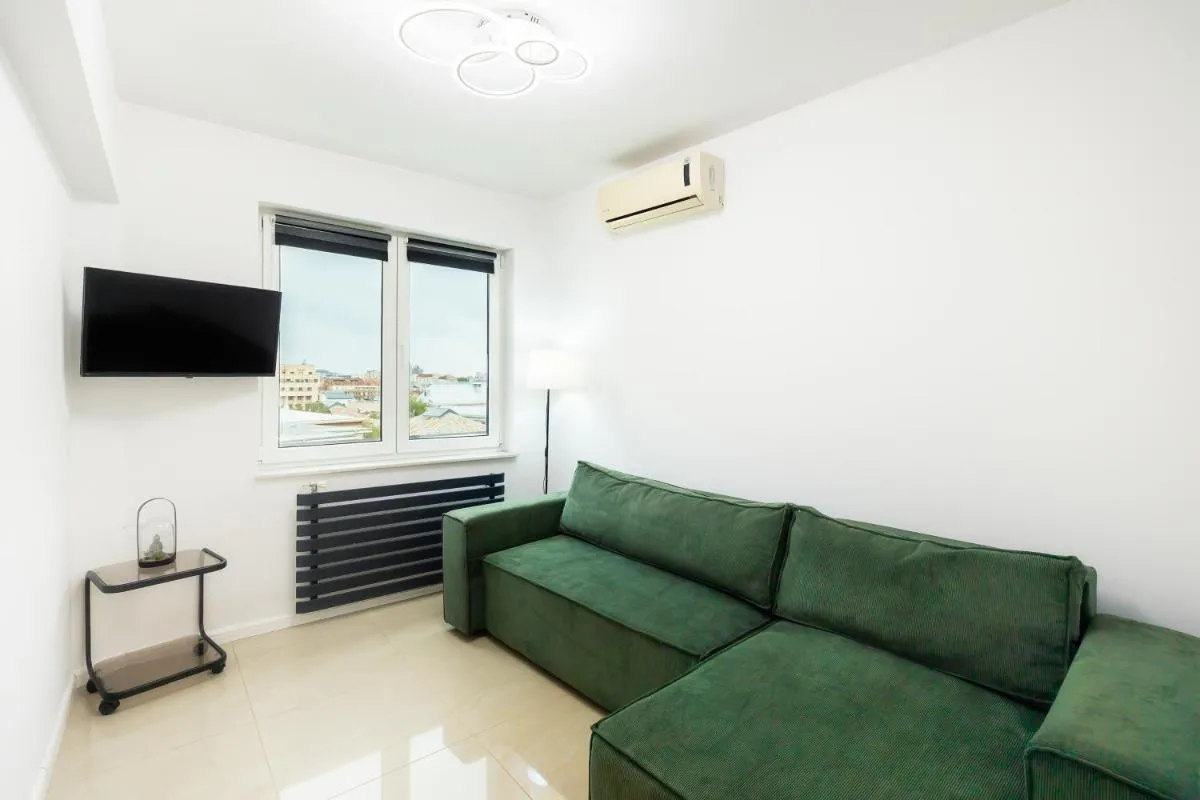 Lazy’s Haven – Modern 2BR Apt in the City Center — 3