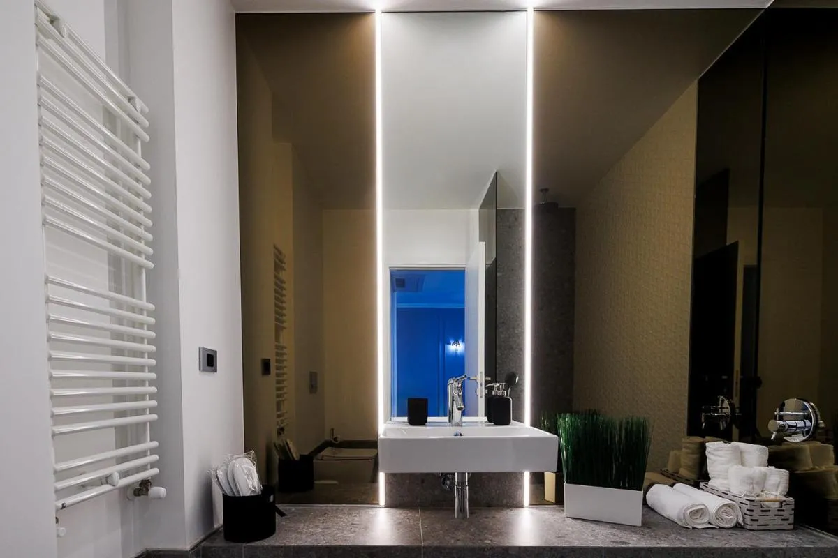 Living by FN Aviatiei Tower — 3