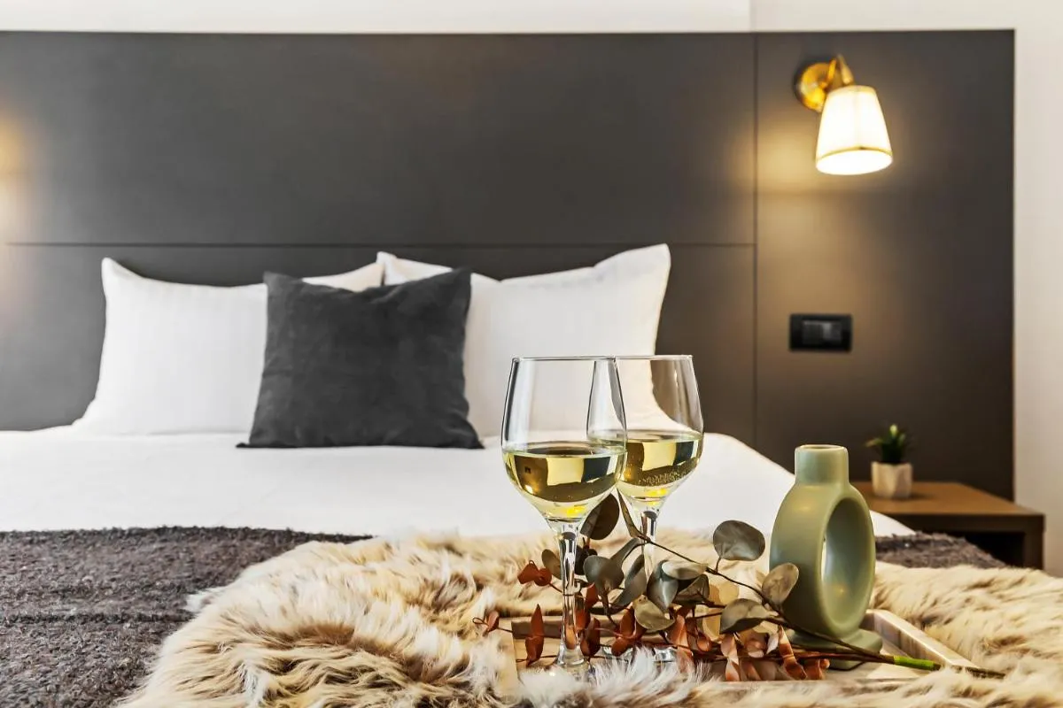 Living in Color – Modern Getaway — 4
