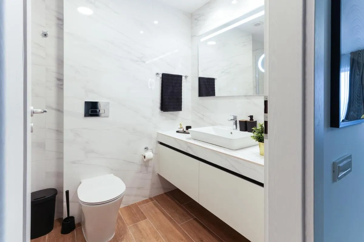 Luca – Luxury Park-View Apt with Balcony & Parking — 5