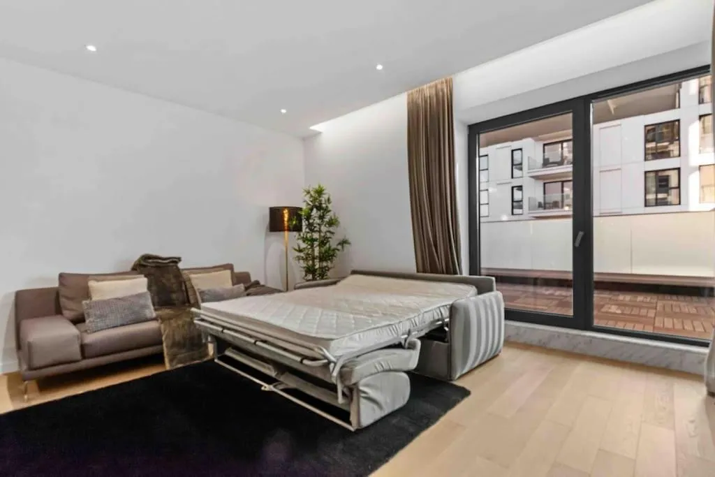Luxurious Vibe In the Business Center, City Views — 4