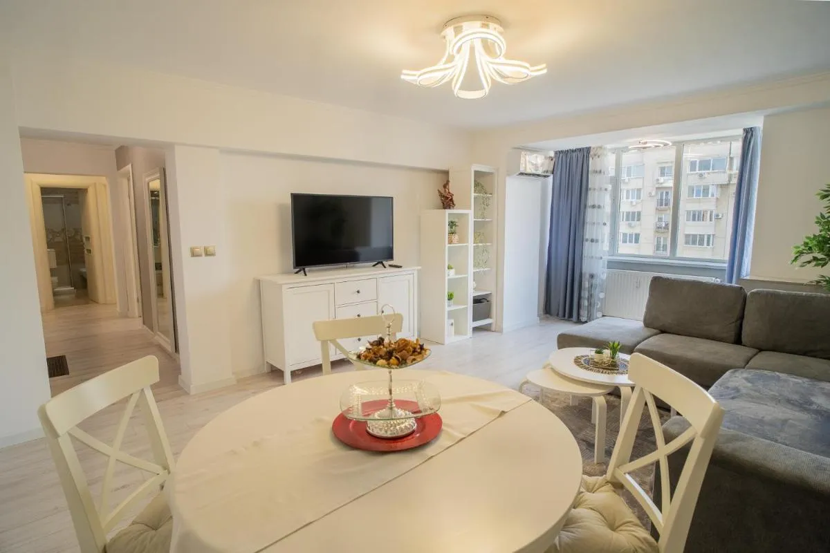 Luxury 2BR On Decebal Avenue — 3