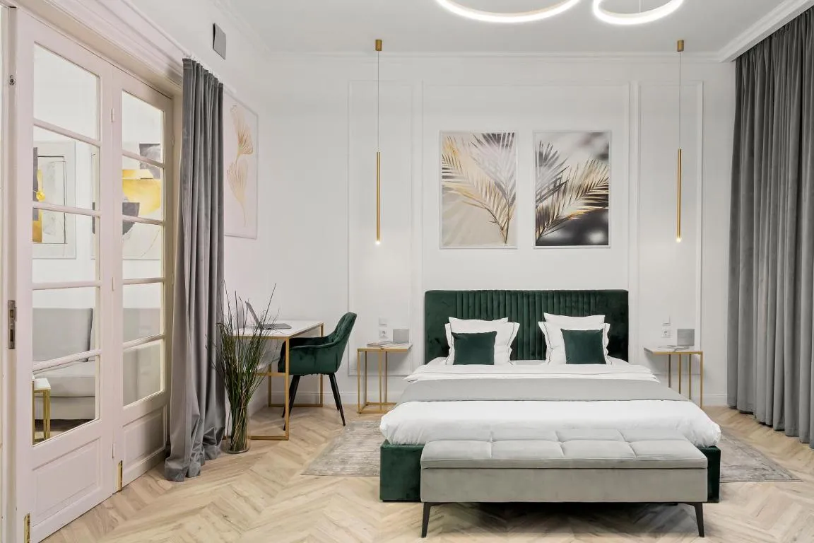 Luxury High Ceilings Garden Villa Free Parking