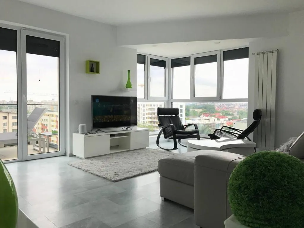 Luxury Westpark 2 Residence with Lake View