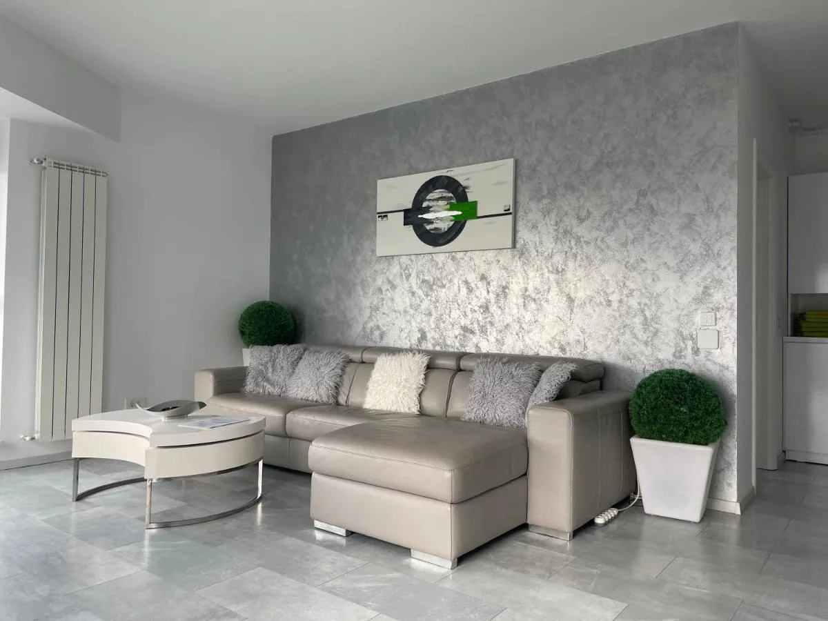 Luxury Westpark 2 Residence with Lake View — 4