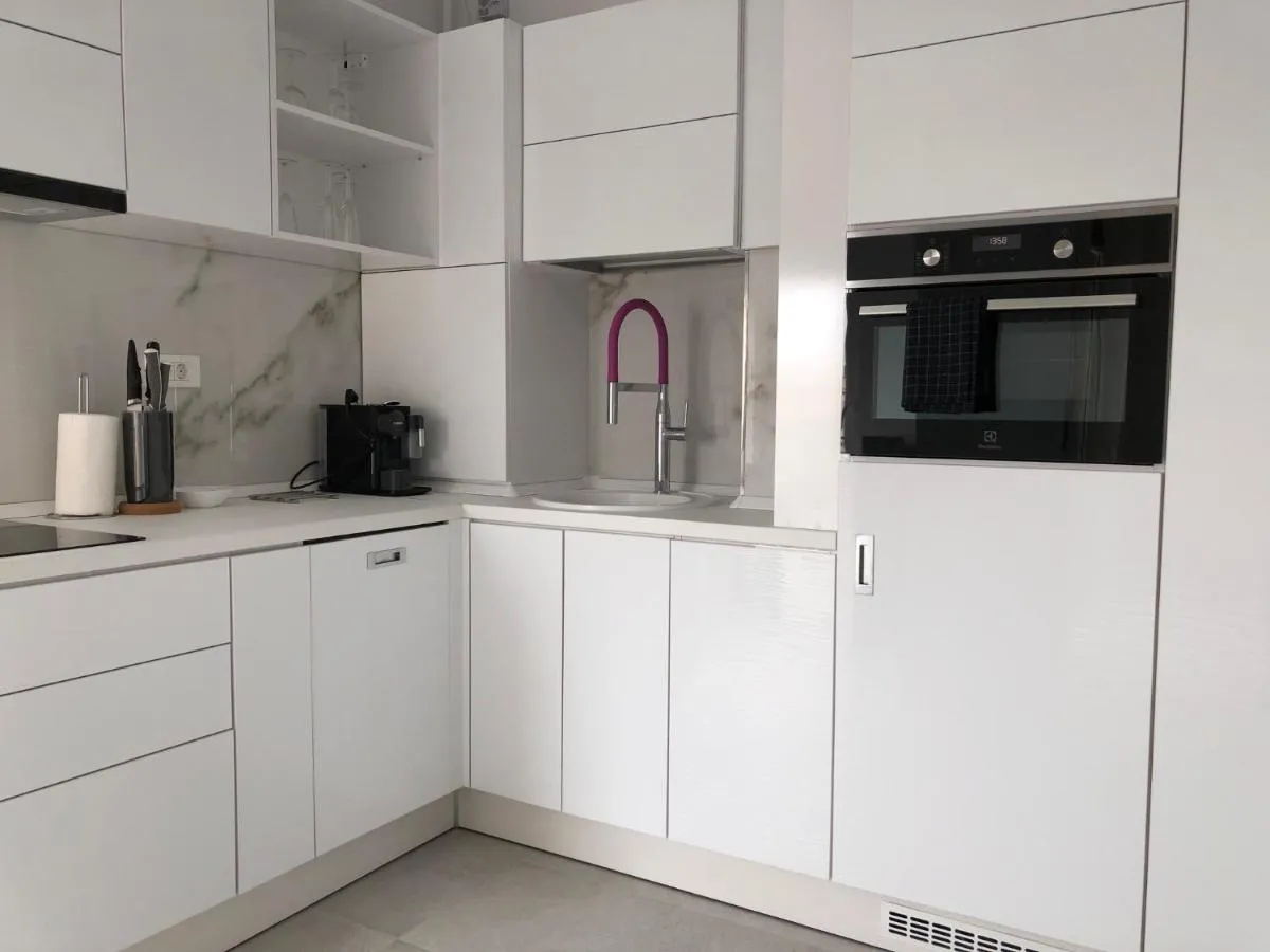 Luxury Westpark 2-Room Apartment Lakeview W5 — 5