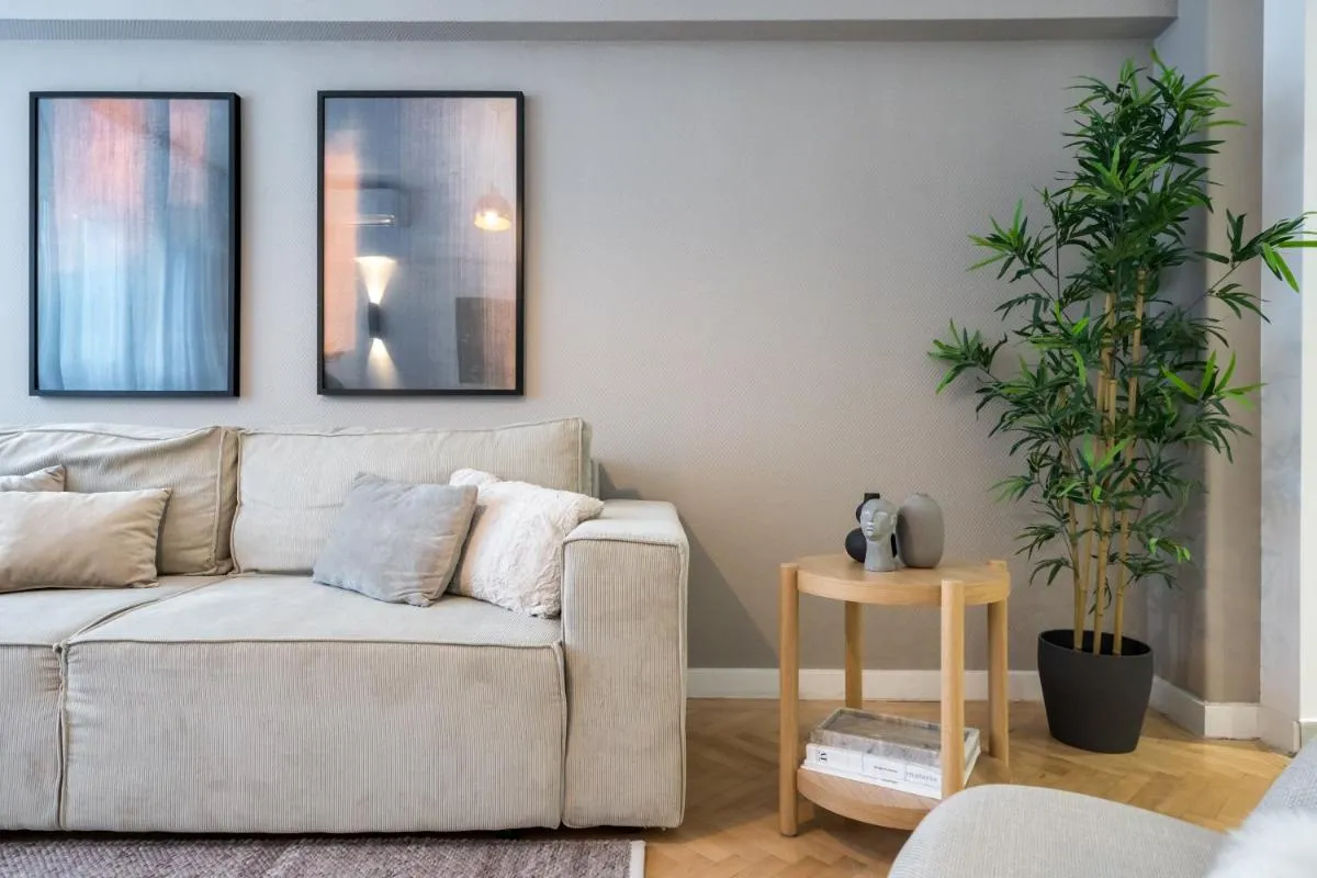 Majestic Downtown Apartment — 3