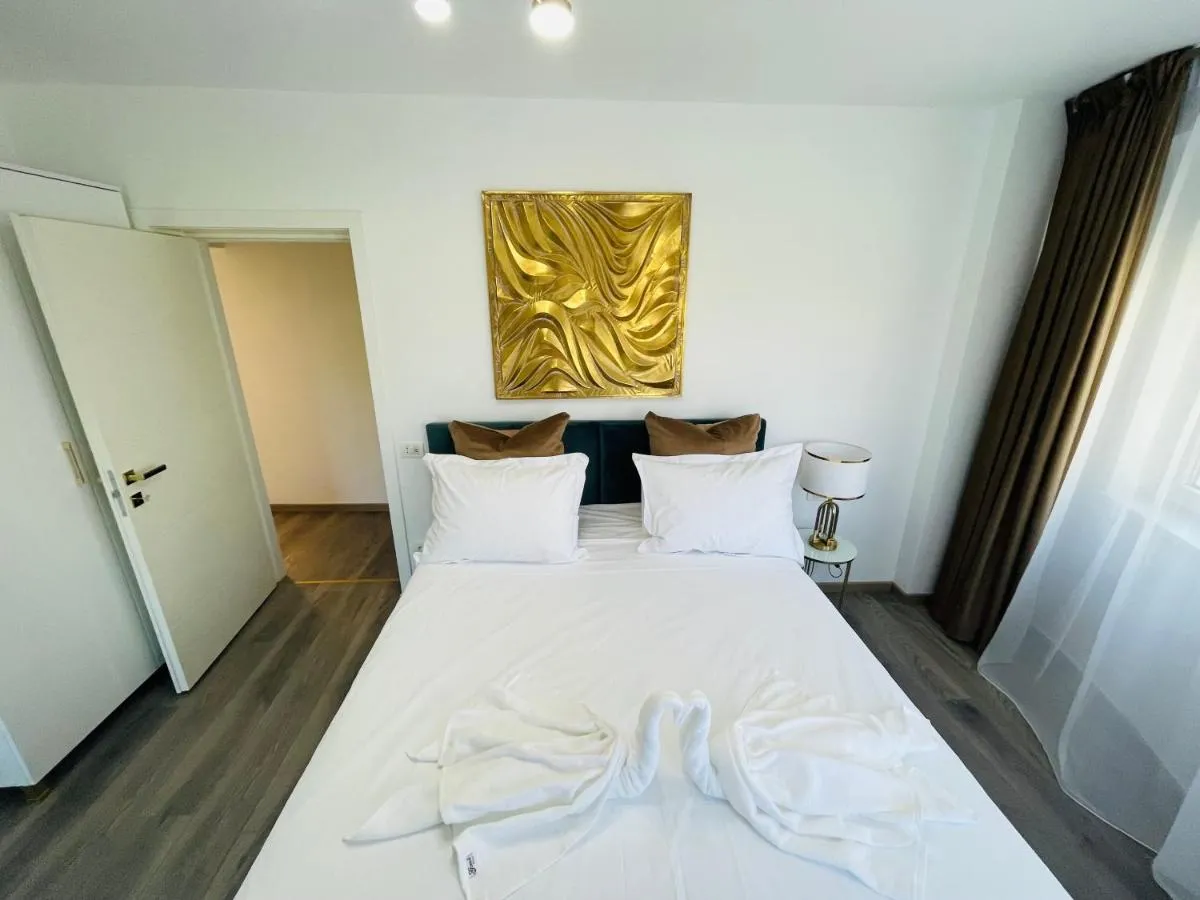 Metropole Apartments Central City — 3