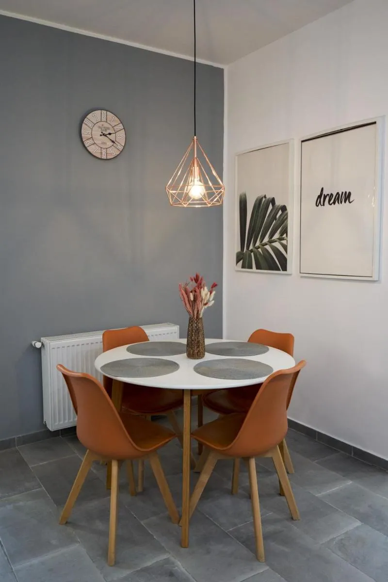 Modern Apartment in the Heart of Bucharest — 4